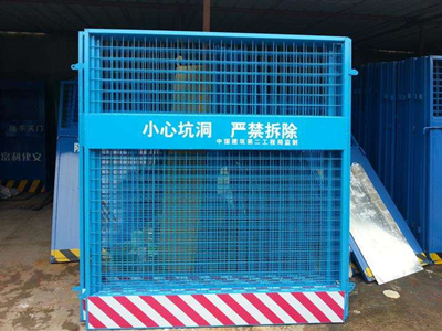 電梯防護門??